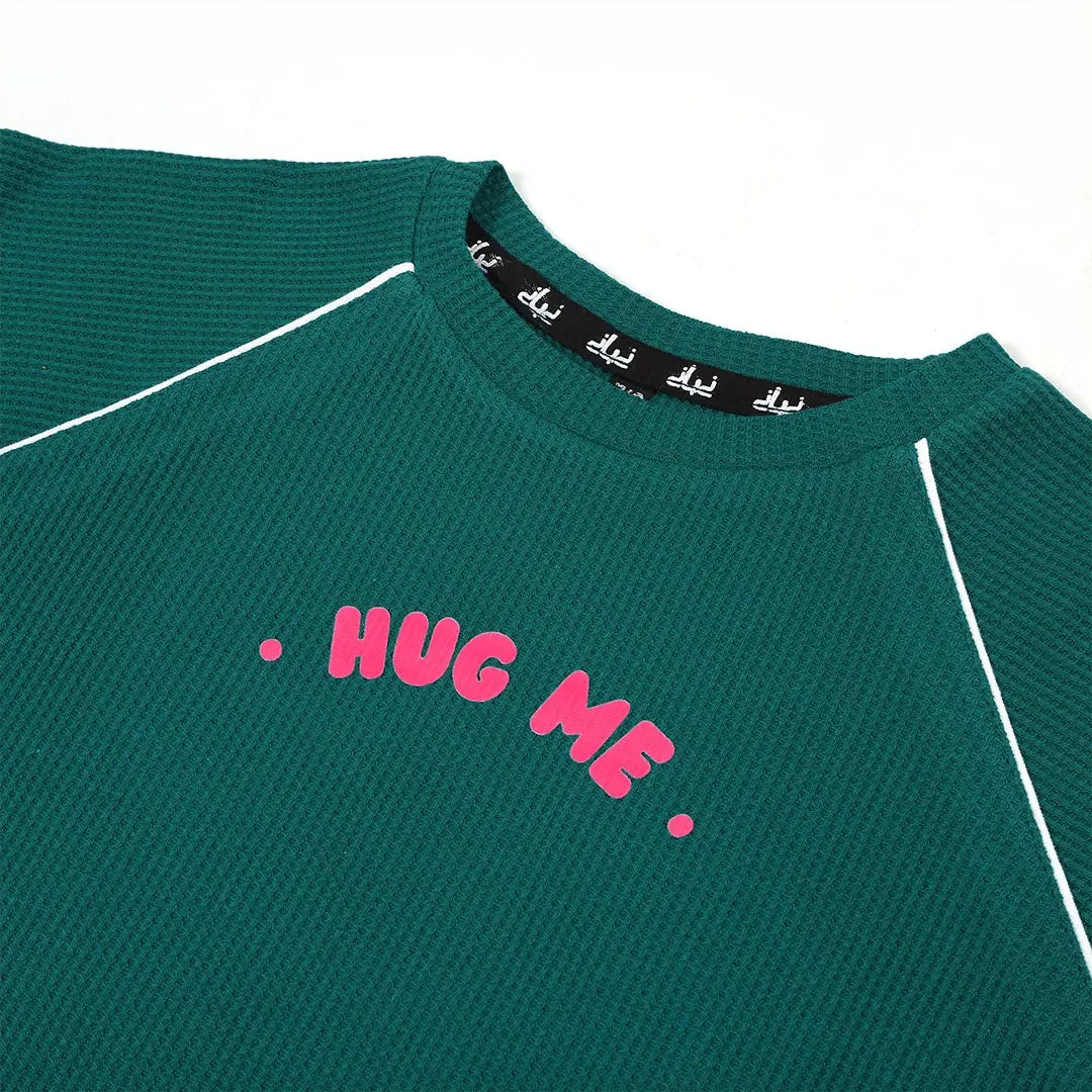 Hug Me Heart Graphic T-Shirt - Niyaney Clothing