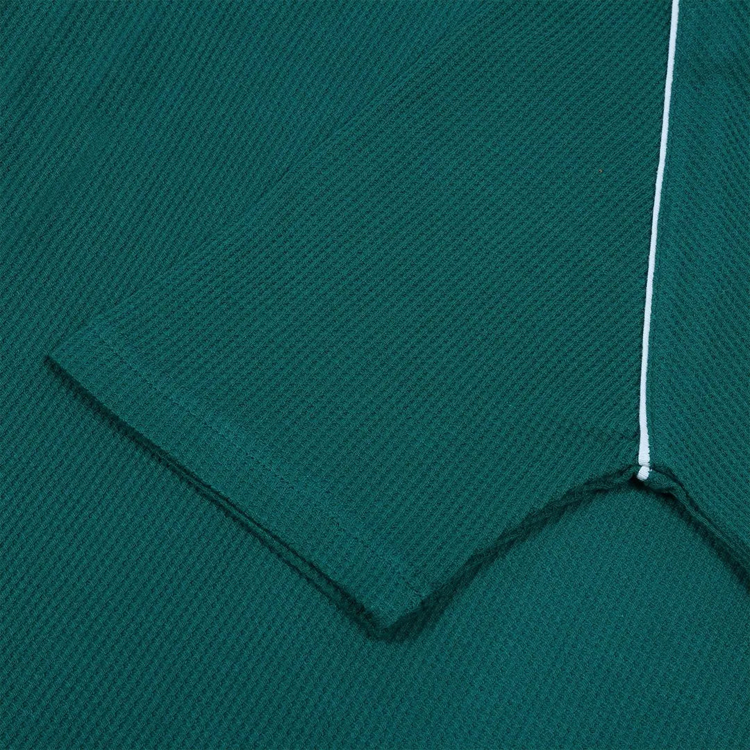 Hug Me Heart Graphic T-Shirt - Niyaney Clothing